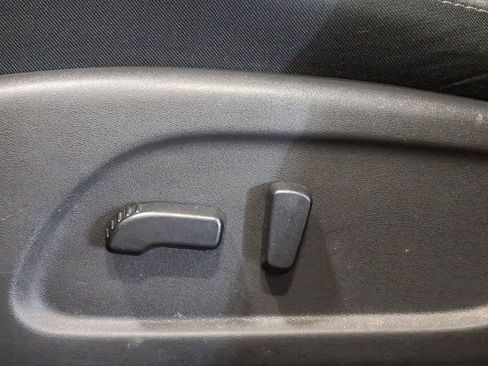 Used 2017 Nissan Pathfinder SV AWD/4WD image 6