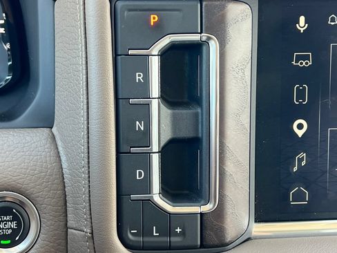 Used 2023 GMC Yukon Denali AWD/4WD image 35