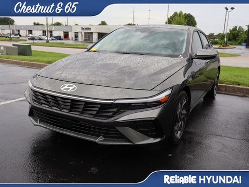 Certified 2026 Hyundai Elantra Limited FWD image 12