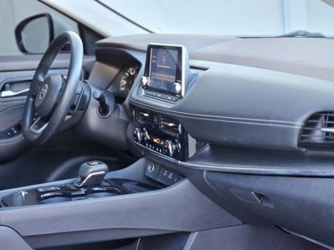 Certified 2021 Nissan Rogue SV image 12