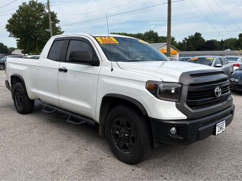 Used 2016 Toyota Tundra SR image 1