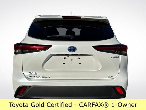 Certified 2021 Toyota Highlander XLE image 5