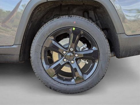 New 2026 Jeep Grand Cherokee L Limited image 9