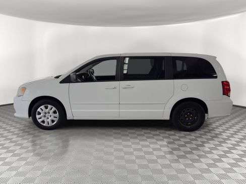 Used 2014 Dodge Grand Caravan SE w/ Quick Order Package 29E SE FWD image 2