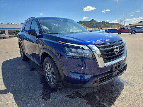 Used 2025 Nissan Pathfinder SV AWD/4WD image 4