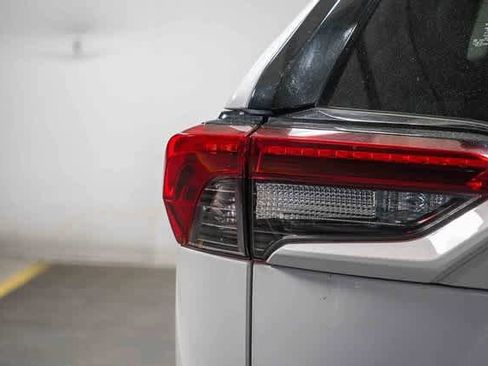 Certified 2022 Toyota RAV4 LE image 12