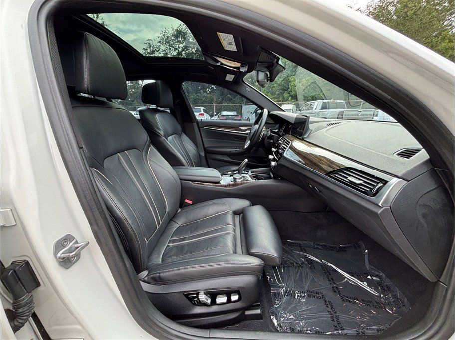 Used 2018 BMW 540i RWD image 45