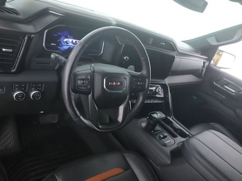 Used 2023 GMC Sierra 1500 AT4 w/ AT4 Premium Package AWD/4WD image 17
