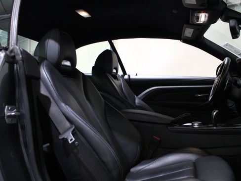 Used 2015 BMW M4 Convertible image 17