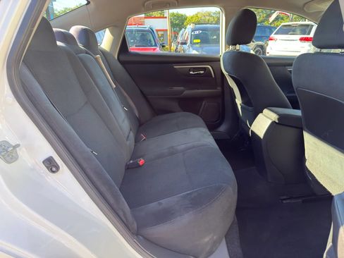 Used 2015 Nissan Altima 2.5 S w/ Sport Value Package FWD image 18