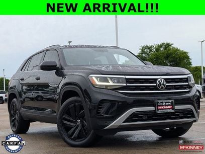 Used 2022 Volkswagen Atlas Cross Sport SE w/ Black Wheel Package