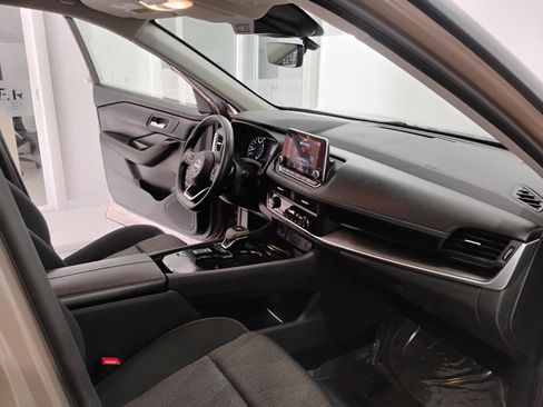 Used 2024 Nissan Rogue SV FWD image 61
