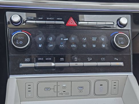 Certified 2025 Hyundai Santa Fe Calligraphy AWD/4WD image 15