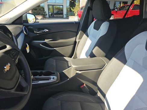 New 2026 Chevrolet Trax LS w/ LS Convenience Package image 31