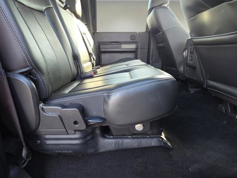 Used 2011 Ford F250 Lariat w/ Lariat Interior Pkg image 46