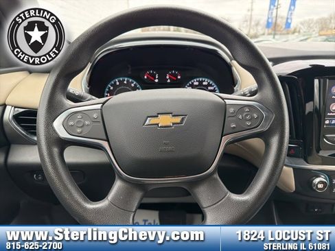 Used 2023 Chevrolet Traverse LS image 17
