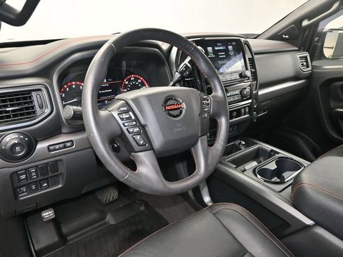 Used 2022 Nissan Titan PRO-4X w/ Pro-4x Convenience Package AWD/4WD image 21