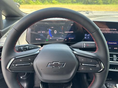 New 2025 Chevrolet Equinox EV RS image 19