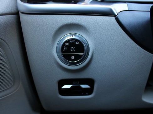 New 2025 Mercedes-Benz C 300 4MATIC Sedan image 26