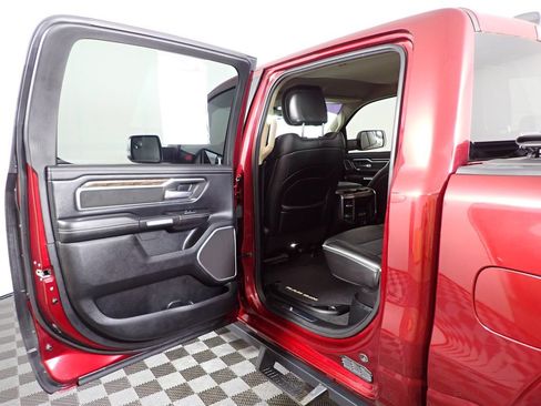 Used 2019 RAM 1500 Laramie AWD/4WD image 31