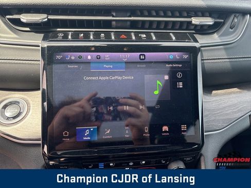 Used 2024 Jeep Grand Cherokee Limited w/ Luxury Tech Group II AWD/4WD image 26