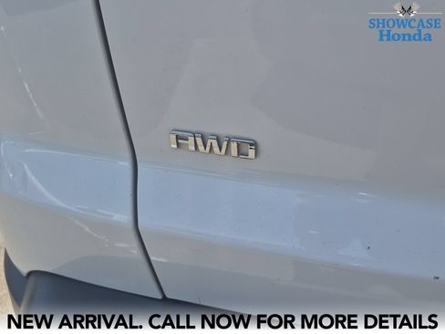 Used 2011 Chevrolet Traverse LT AWD/4WD image 15