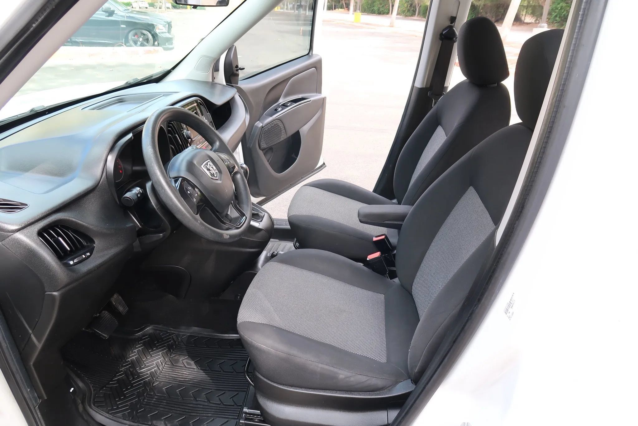 Used 2018 RAM ProMaster City Tradesman FWD image 13