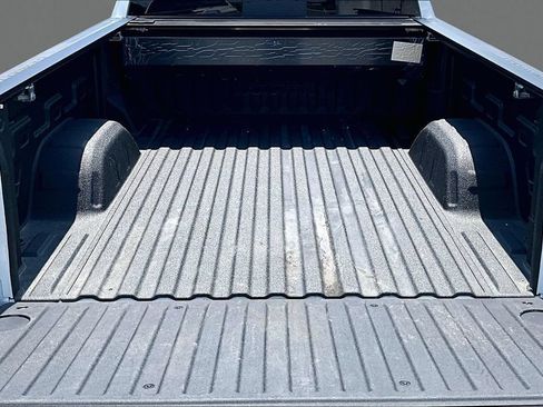 Certified 2022 Chevrolet Silverado 1500 High Country w/ Technology Package AWD/4WD image 17