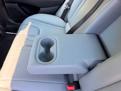 Certified 2025 Hyundai Elantra Limited FWD image 39