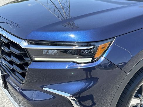 Used 2025 Honda Pilot Touring image 6