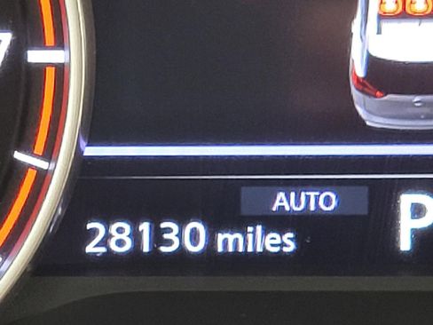 Used 2025 Nissan Rogue SV image 2