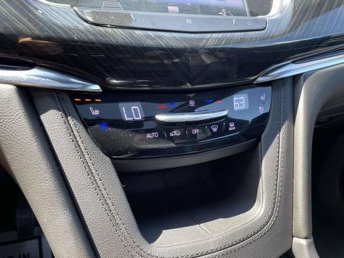 Used 2020 Cadillac XT6 Premium Luxury AWD/4WD image 37
