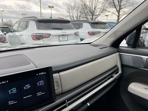 Used 2025 Hyundai Santa Fe SEL image 39