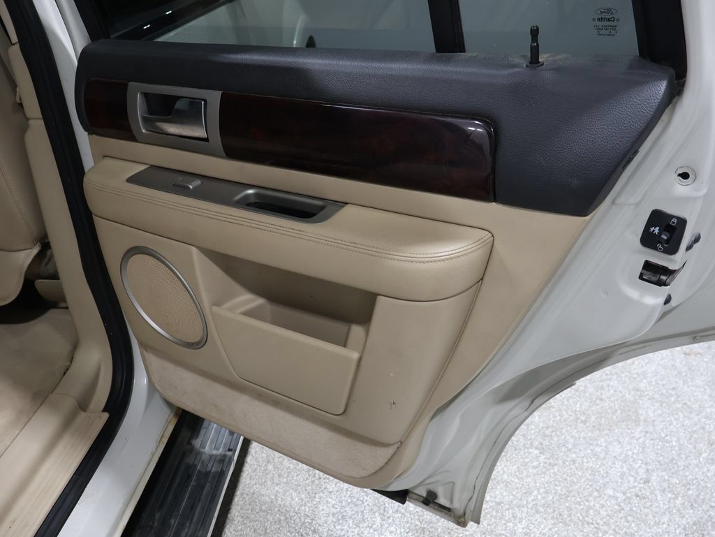 Used 2006 Lincoln Navigator Luxury AWD/4WD image 26