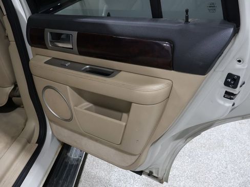 Used 2006 Lincoln Navigator Luxury image 26