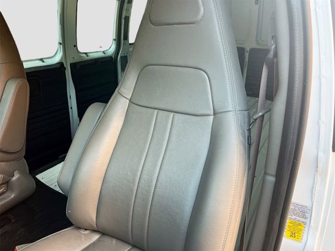 Used 2025 Chevrolet Express 2500 w/ Driver Convenience Package image 18