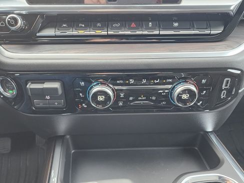 New 2026 GMC Sierra 1500 SLT image 28