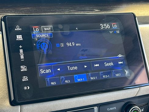 Used 2020 Honda Clarity Touring image 17