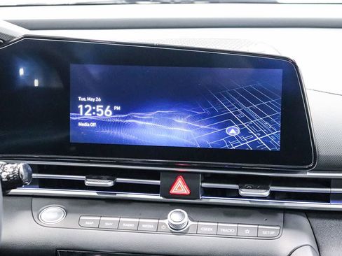 Used 2025 Hyundai Elantra SEL FWD image 15