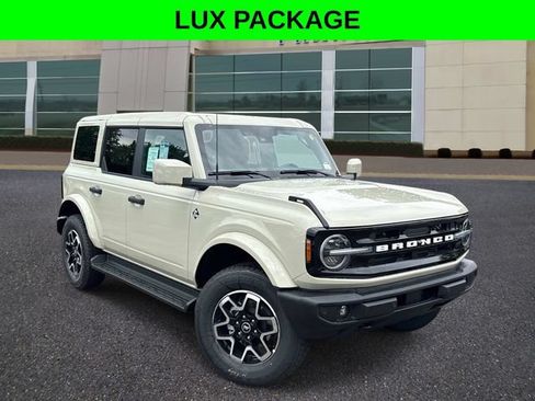 New 2026 Ford Bronco Outer Banks AWD/4WD image 1