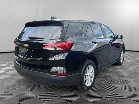 Used 2023 Chevrolet Equinox LS w/ LS Convenience Package FWD image 4