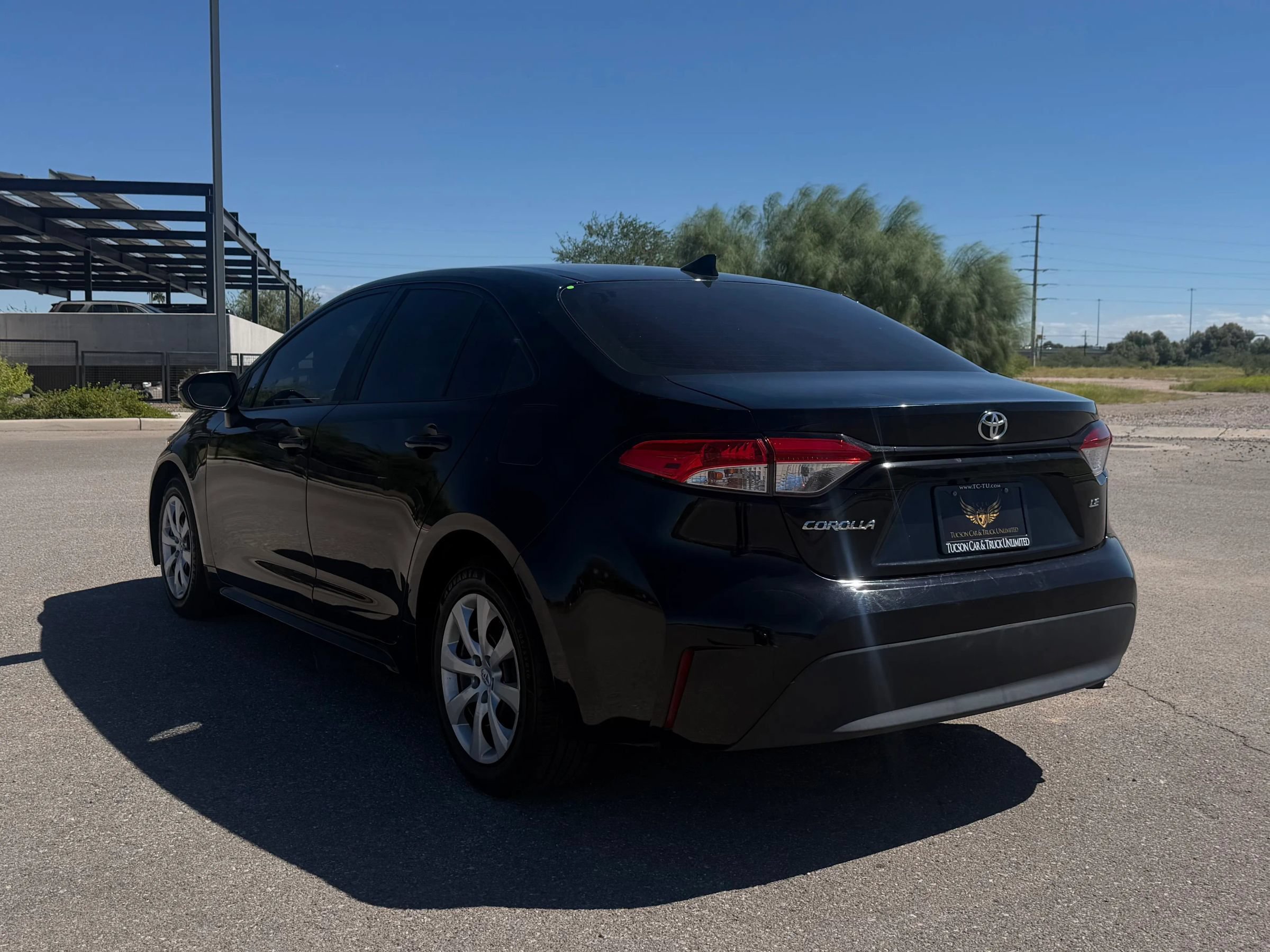 Used 2024 Toyota Corolla LE FWD image 2