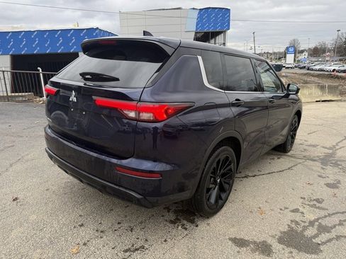 Used 2022 Mitsubishi Outlander SE image 5