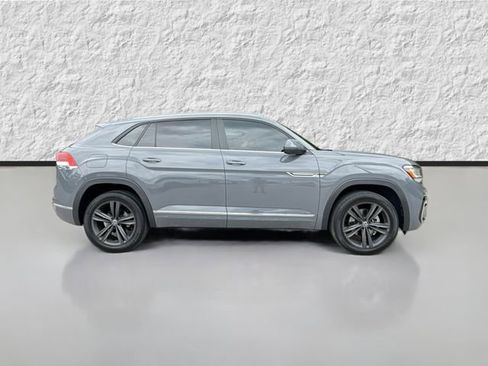Used 2021 Volkswagen Atlas Cross Sport SE w/ V6 Towing Package FWD image 2