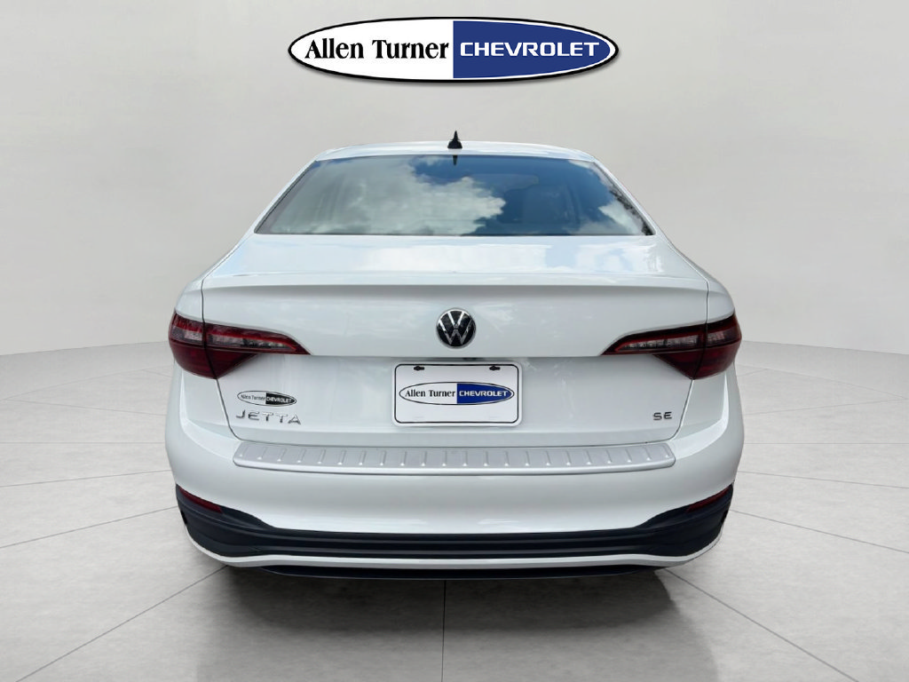 Used 2023 Volkswagen Jetta SE FWD image 5