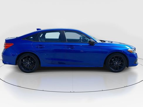 Used 2023 Honda Civic Sport image 4