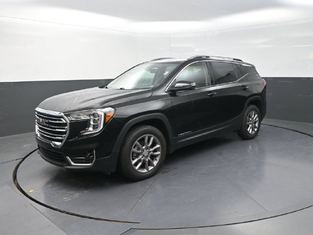 Used 2024 GMC Terrain SLT AWD/4WD image 3