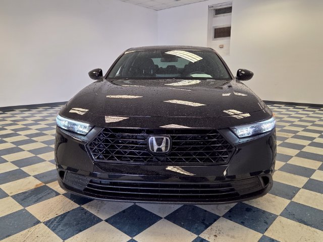 Used 2025 Honda Accord Sport image 2