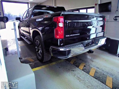 Used 2024 Chevrolet Silverado 1500 LT image 3