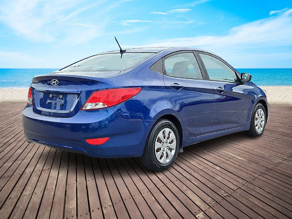Used 2017 Hyundai Accent SE FWD image 4